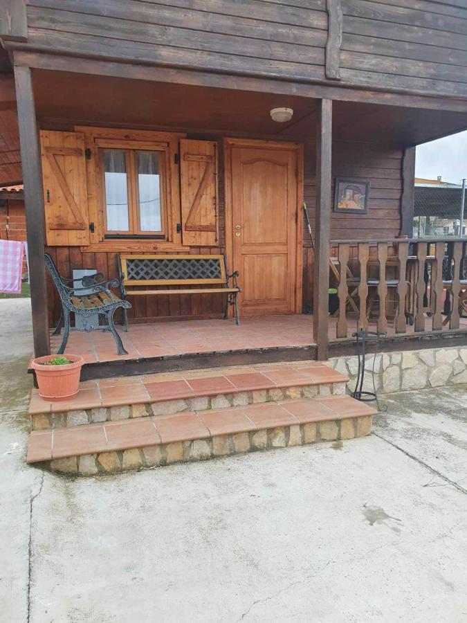 Cabana De Madera Especial Y Acogedora Cardenete Exterior foto